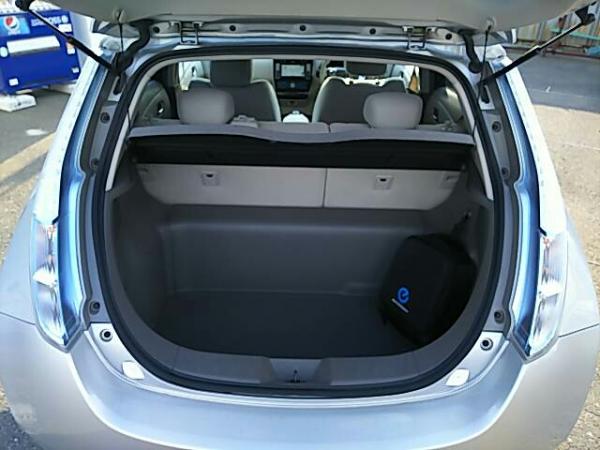 Электромобиль хэтчбек NISSAN LEAF пробег 33 тыс км цвет бронза — фото 6